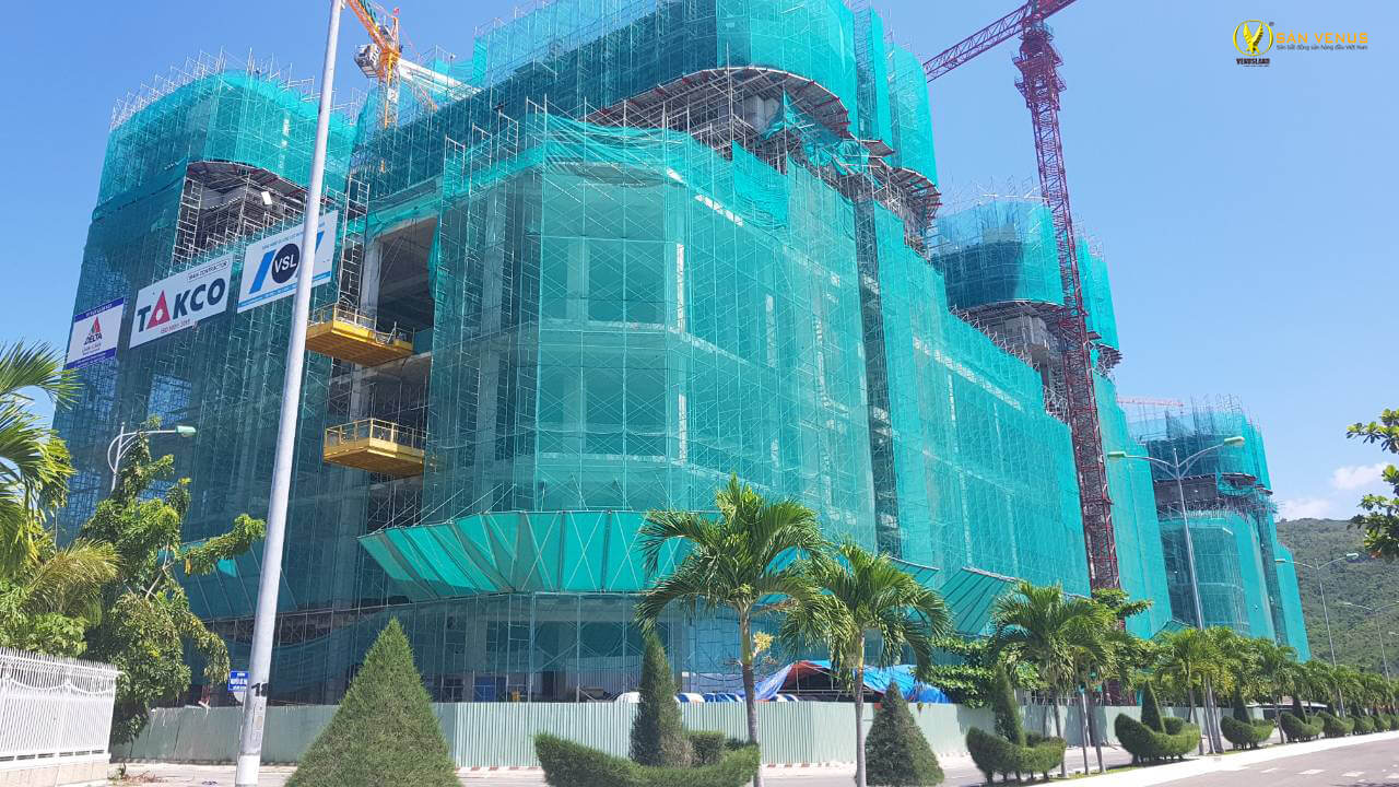 Swisstouches La Luna Resort Nha Trang đã xây xong tầng 10 của cả hai khu A và B